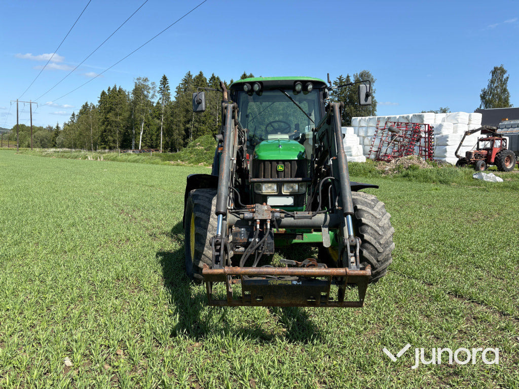 John Deere 6420 - Трактор: фото 5 John Deere 6420 - Трактор: фото 5