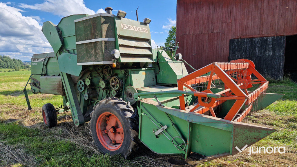 Skördetröska - Volvo BM, Aktiv 800 + Aktiv 800 som reservdel - Зерноуборочный комбайн: фото 5 Skördetröska - Volvo BM, Aktiv 800 + Aktiv 800 som reservdel - Зерноуборочный комбайн: фото 5