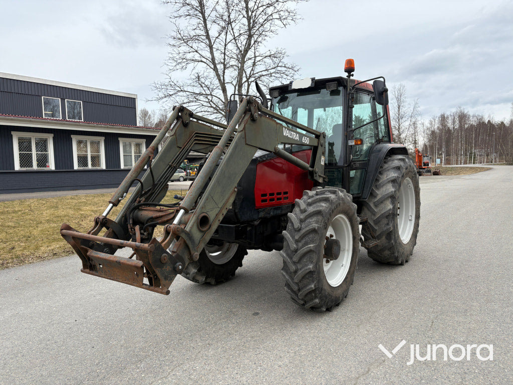 Valtra Valmet 6200 - Трактор: фото 1 Valtra Valmet 6200 - Трактор: фото 1