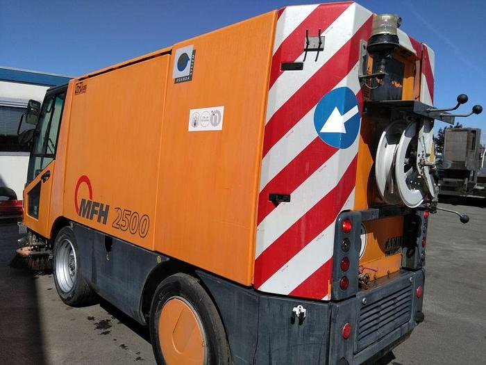 Aebi MFH2500 - Подметально-уборочная машина: фото 4 Aebi MFH2500 - Подметально-уборочная машина: фото 4