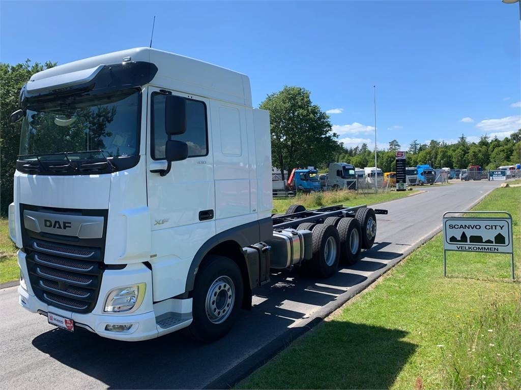 DAF XF 430 FAW 8x4*4 Tridem - Портальный бункеровоз: фото 2 DAF XF 430 FAW 8x4*4 Tridem - Портальный бункеровоз: фото 2