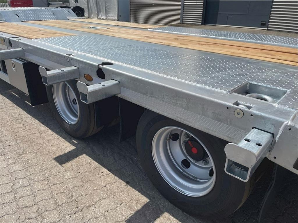 Hangler VTS-H 400 4 akslet - 2 delt ramper - Низкорамный прицеп: фото 3 Hangler VTS-H 400 4 akslet - 2 delt ramper - Низкорамный прицеп: фото 3