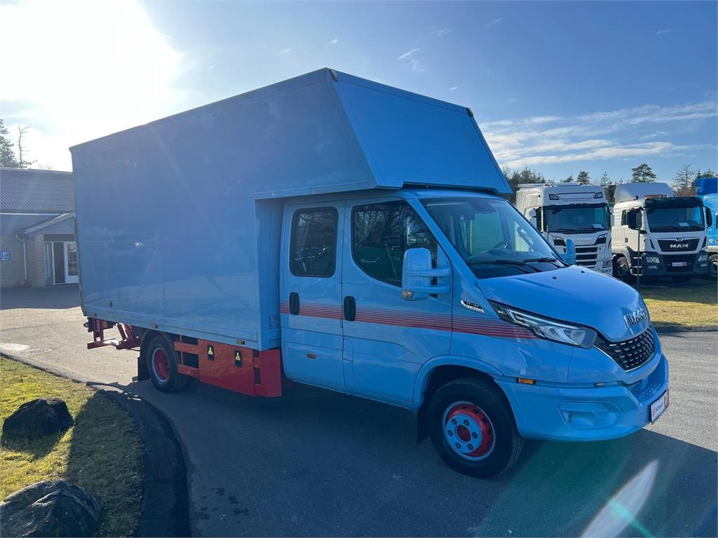 Iveco Daily 70C18 - dobbelt cab - Грузовик с закрытым кузовом: фото 2 Iveco Daily 70C18 - dobbelt cab - Грузовик с закрытым кузовом: фото 2
