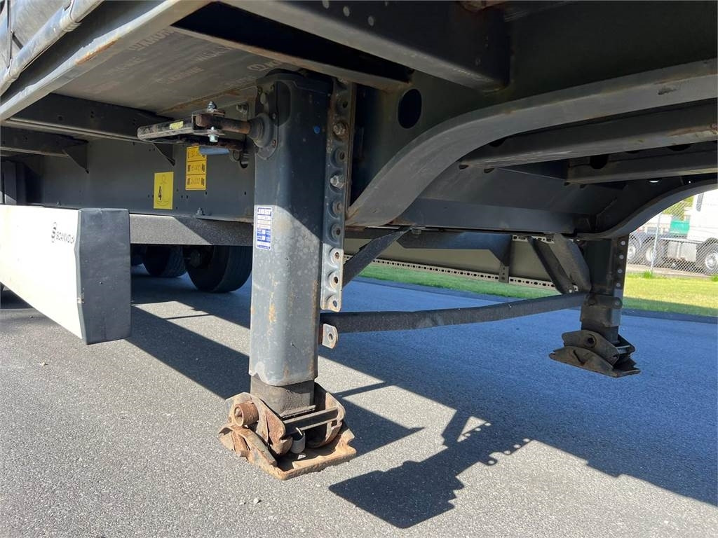 Krone 13,6 mtr - Тентованный полуприцеп: фото 3 Krone 13,6 mtr - Тентованный полуприцеп: фото 3