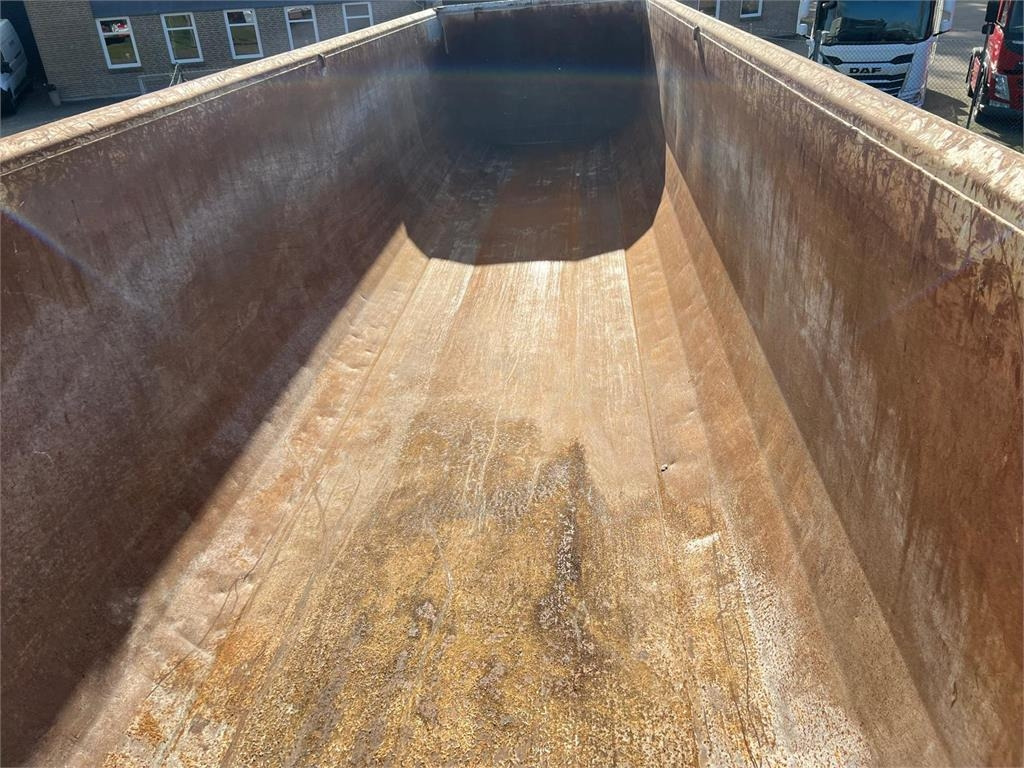 Langendorf 35,4m3 Hardox SKS-HS 30-9,9 mtr - Самосвальный полуприцеп: фото 4 Langendorf 35,4m3 Hardox SKS-HS 30-9,9 mtr - Самосвальный полуприцеп: фото 4