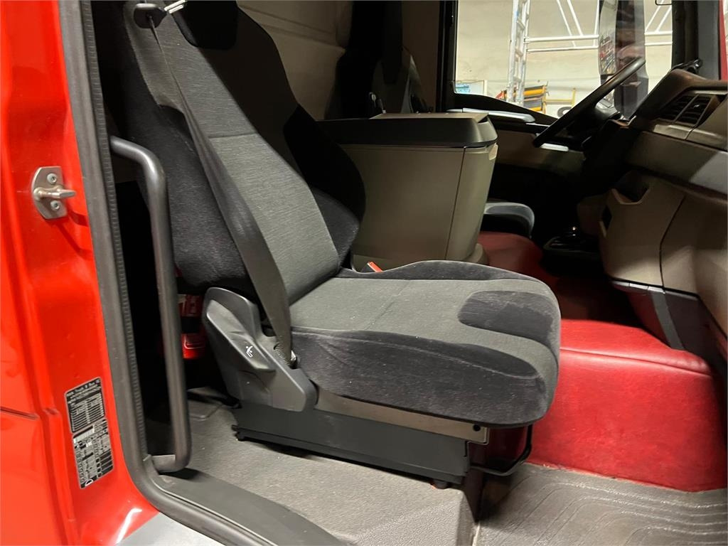 MAN TGL 12-220 BL - Тентованный грузовик: фото 2 MAN TGL 12-220 BL - Тентованный грузовик: фото 2