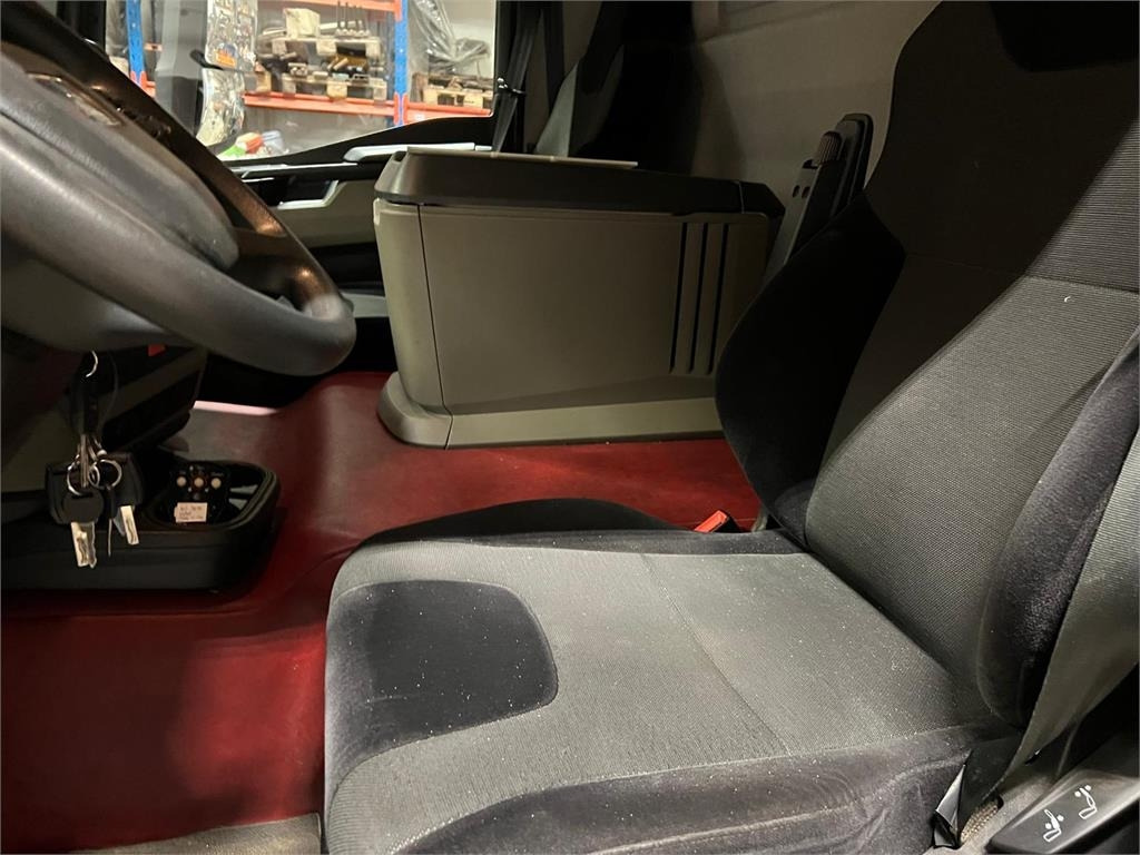 MAN TGL 12-220 BL - Тентованный грузовик: фото 5 MAN TGL 12-220 BL - Тентованный грузовик: фото 5