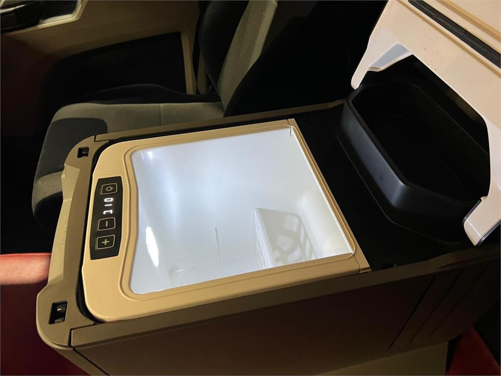 MAN TGL 12-220 BL - Тентованный грузовик: фото 4 MAN TGL 12-220 BL - Тентованный грузовик: фото 4