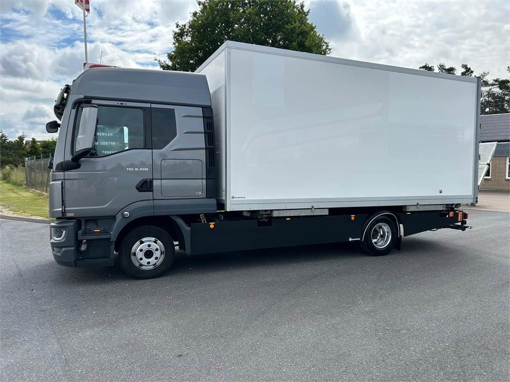 Грузовик с закрытым кузовом MAN TGL 8-220 4x2 BL incl. 2 stk veksellad: фото 7