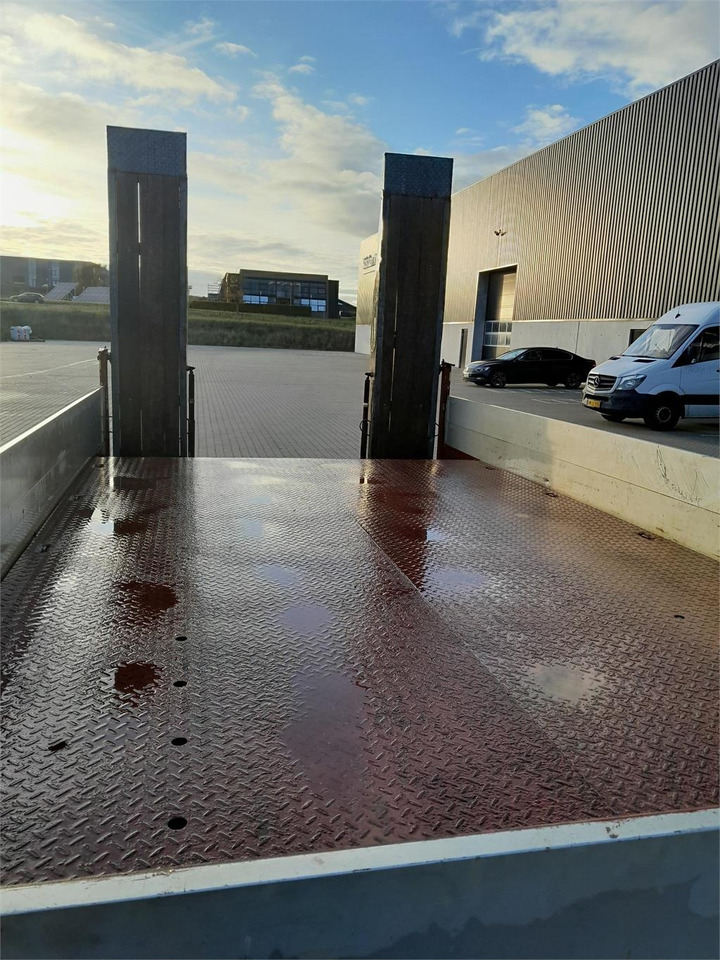 MTDK KC200 11,8 ton 5,2 mtr lad + ramper - Низкорамный прицеп: фото 4 MTDK KC200 11,8 ton 5,2 mtr lad + ramper - Низкорамный прицеп: фото 4