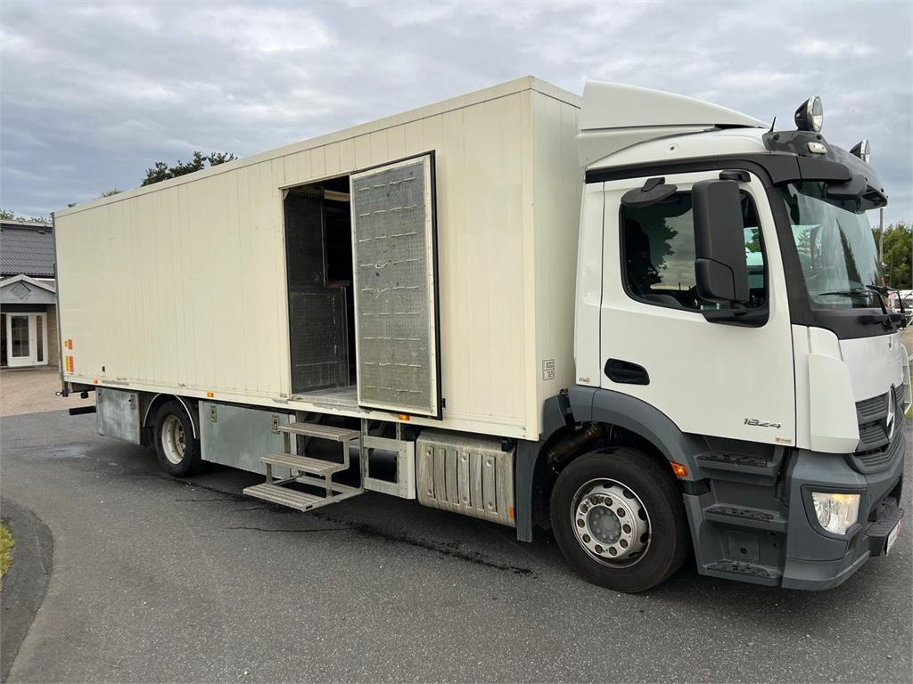 Mercedes-Benz Antos 1824 LnR - Грузовик с закрытым кузовом: фото 5 Mercedes-Benz Antos 1824 LnR - Грузовик с закрытым кузовом: фото 5