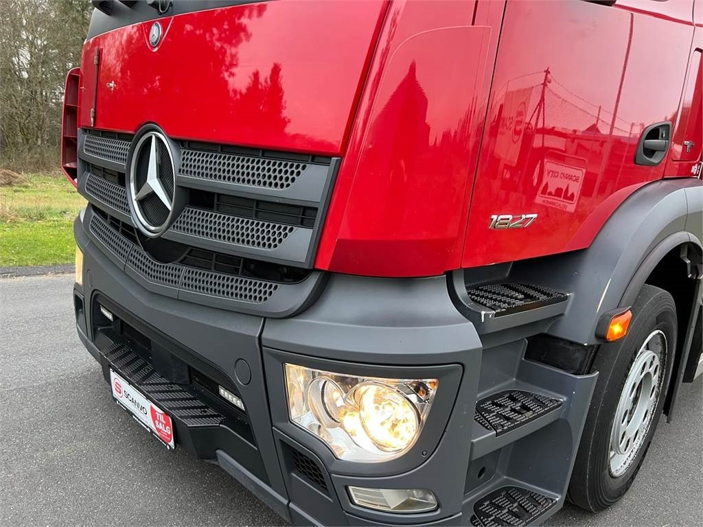 Mercedes-Benz Antos 1827 LnR - Грузовик с закрытым кузовом: фото 4 Mercedes-Benz Antos 1827 LnR - Грузовик с закрытым кузовом: фото 4