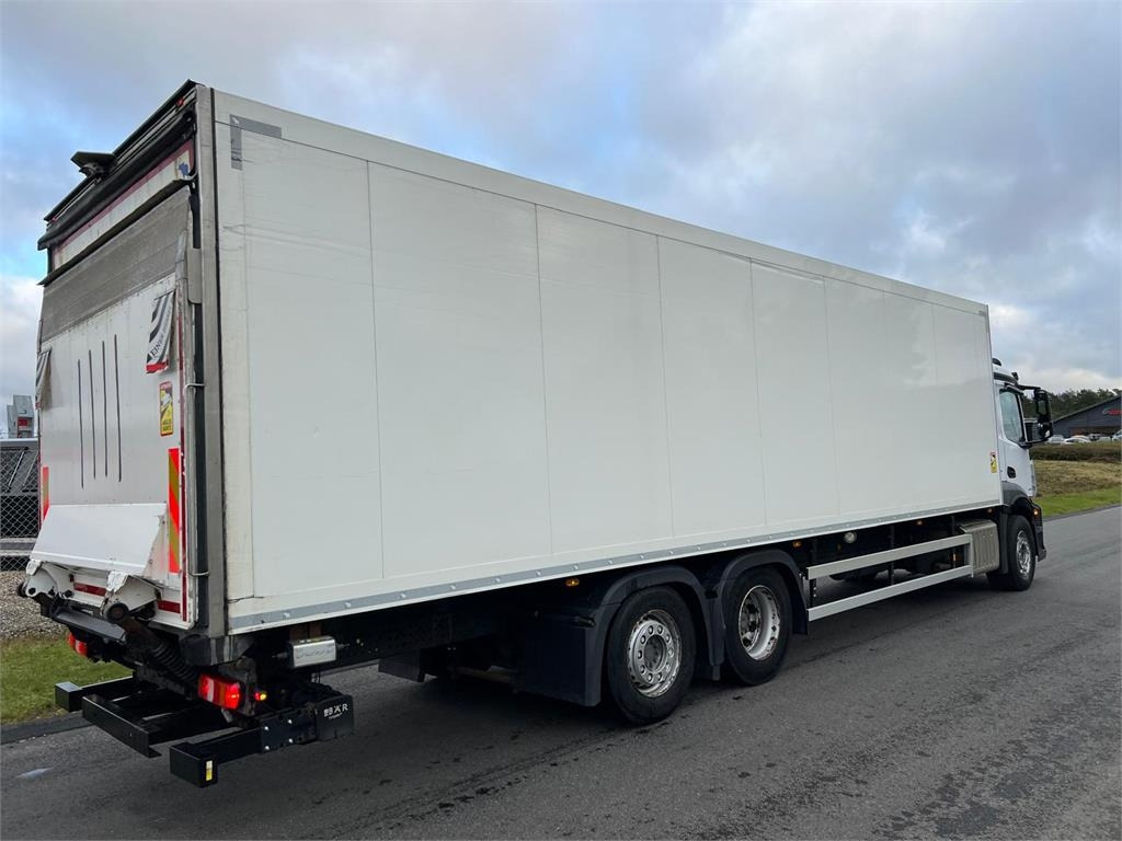 Mercedes-Benz Antos 2533 L - Грузовик с закрытым кузовом: фото 4 Mercedes-Benz Antos 2533 L - Грузовик с закрытым кузовом: фото 4