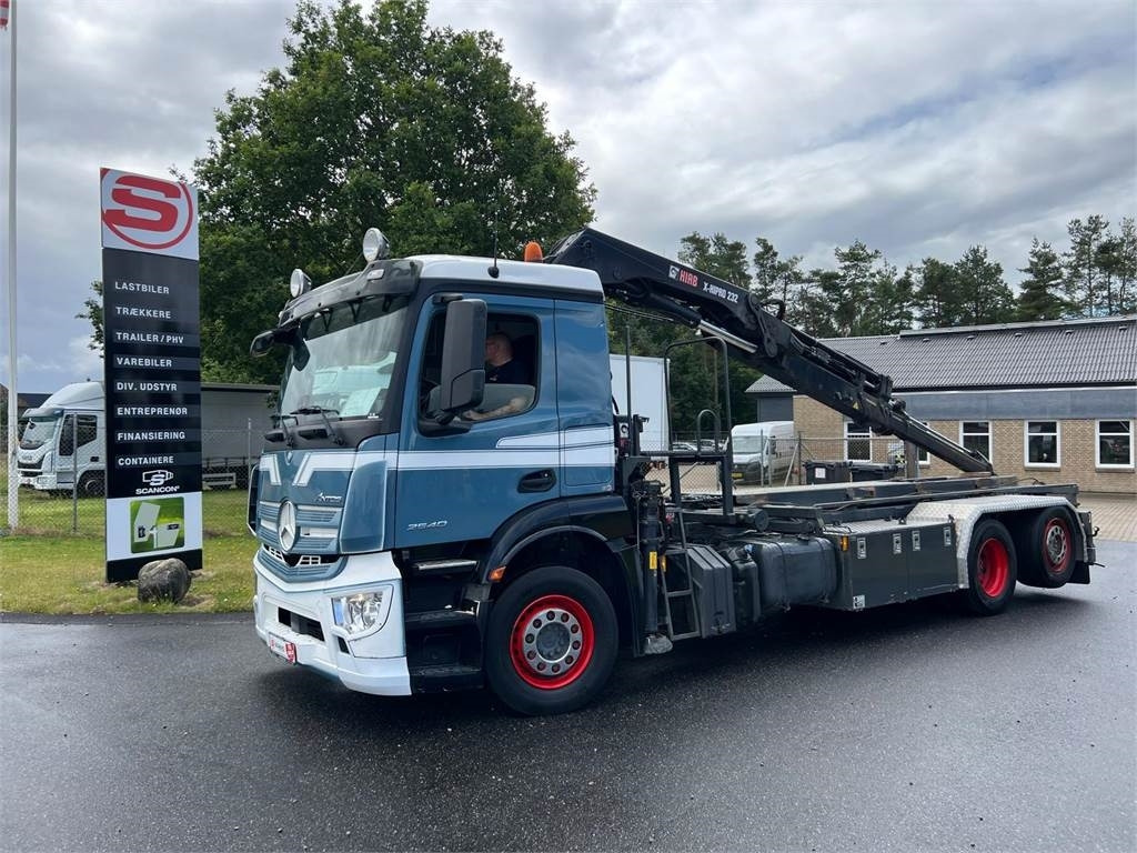 Mercedes-Benz Antos 2540 L - Hiab 232E5 kran - Портальный бункеровоз: фото 1 Mercedes-Benz Antos 2540 L - Hiab 232E5 kran - Портальный бункеровоз: фото 1