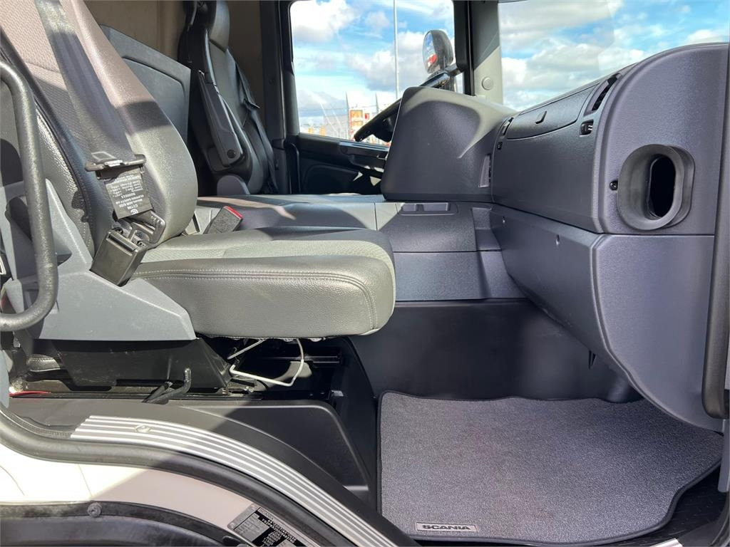 Scania P280 LB 6x2*4 MLB - 24 pallets - Тентованный грузовик: фото 4 Scania P280 LB 6x2*4 MLB - 24 pallets - Тентованный грузовик: фото 4