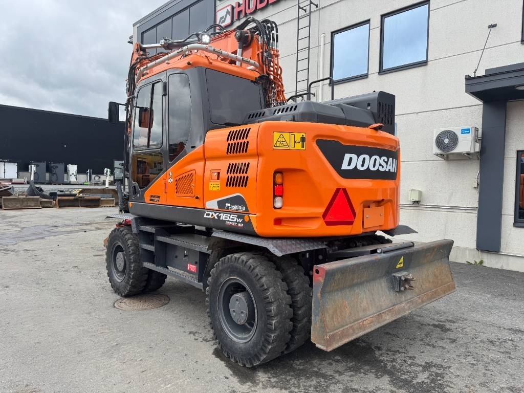 Doosan DX 165 W-5 - Колёсный экскаватор: фото 3 Doosan DX 165 W-5 - Колёсный экскаватор: фото 3