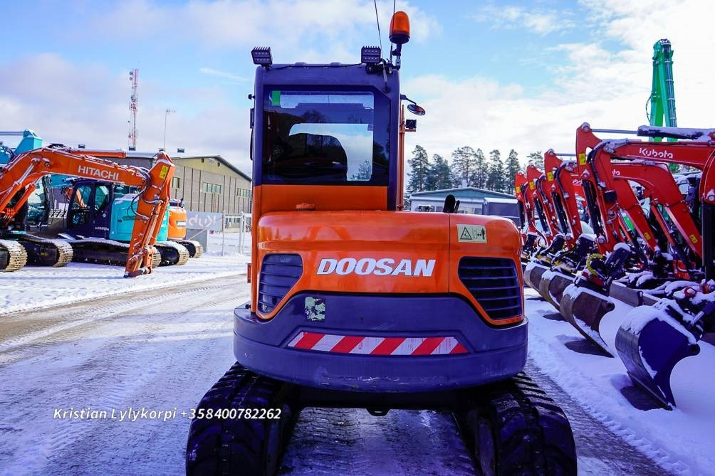 Doosan DX60LCR VARUSTEPAKETILLA - Мини-экскаватор: фото 4 Doosan DX60LCR VARUSTEPAKETILLA - Мини-экскаватор: фото 4
