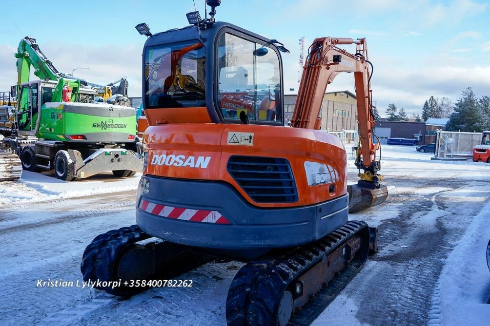 Doosan DX60LCR VARUSTEPAKETILLA - Мини-экскаватор: фото 5 Doosan DX60LCR VARUSTEPAKETILLA - Мини-экскаватор: фото 5