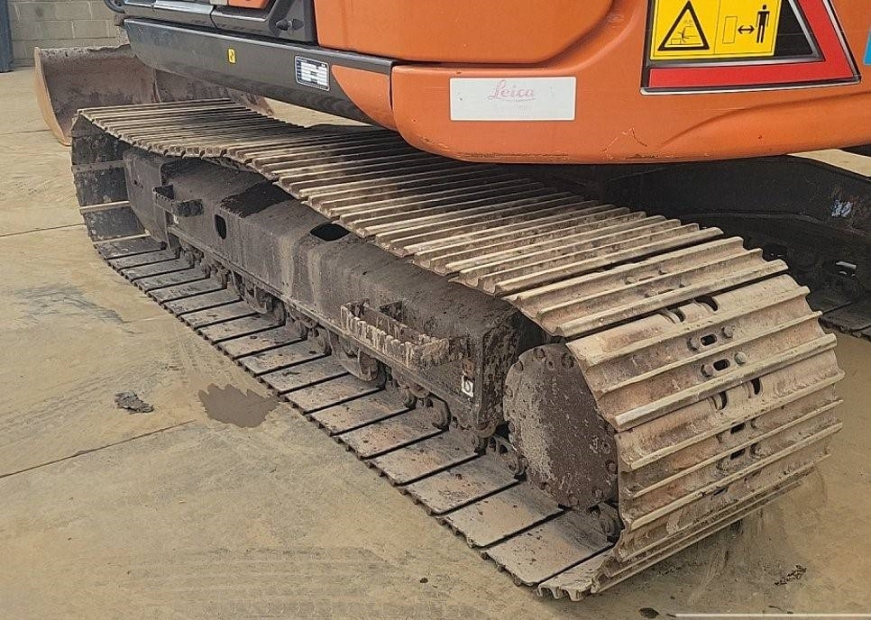 Hitachi ZX135US-7 - Гусеничный экскаватор: фото 3 Hitachi ZX135US-7 - Гусеничный экскаватор: фото 3