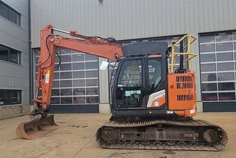 Hitachi ZX135US-7 - Гусеничный экскаватор: фото 1 Hitachi ZX135US-7 - Гусеничный экскаватор: фото 1