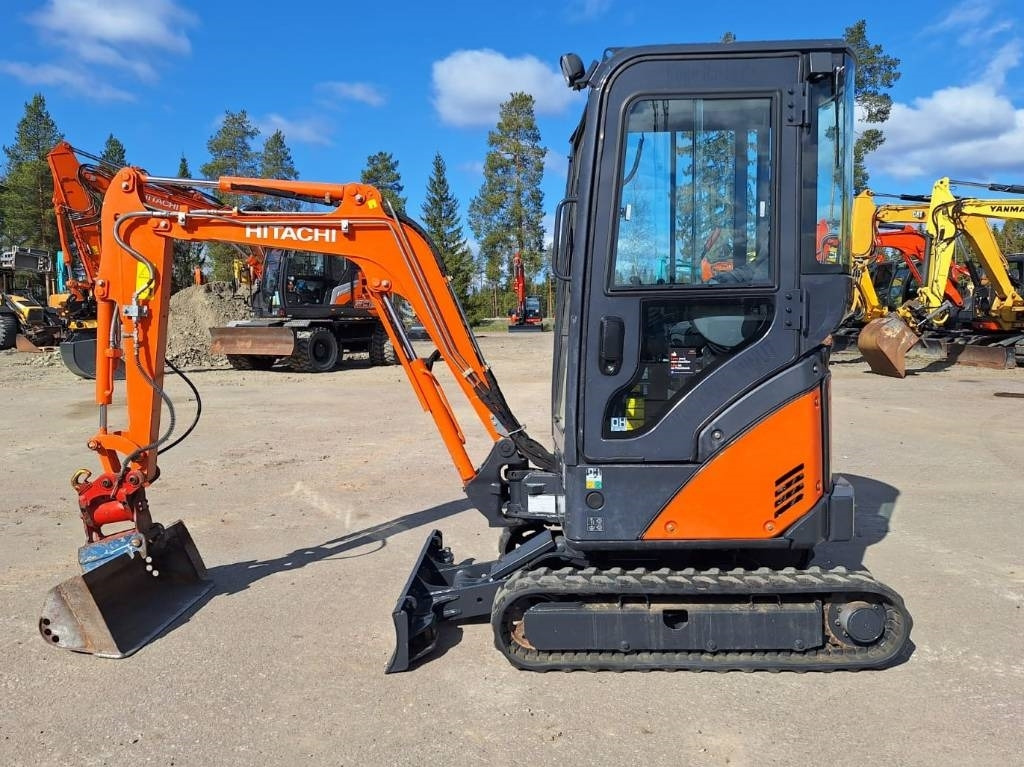 Hitachi ZX17U-2 KALLISTAJA+4-KAUHAA - Мини-экскаватор: фото 1 Hitachi ZX17U-2 KALLISTAJA+4-KAUHAA - Мини-экскаватор: фото 1