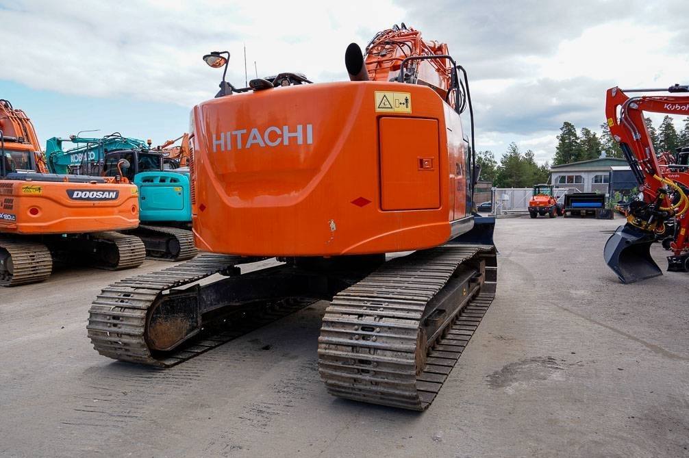 Hitachi ZX225USLC-5B MARTTIINILLA - Гусеничный экскаватор: фото 5 Hitachi ZX225USLC-5B MARTTIINILLA - Гусеничный экскаватор: фото 5
