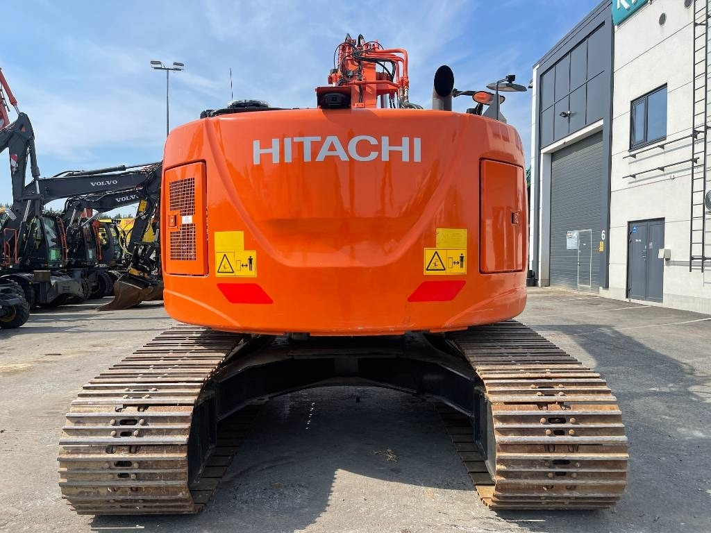 Hitachi ZX225USLC-6 PYÖRITTÄJÄLLÄ - Гусеничный экскаватор: фото 3 Hitachi ZX225USLC-6 PYÖRITTÄJÄLLÄ - Гусеничный экскаватор: фото 3