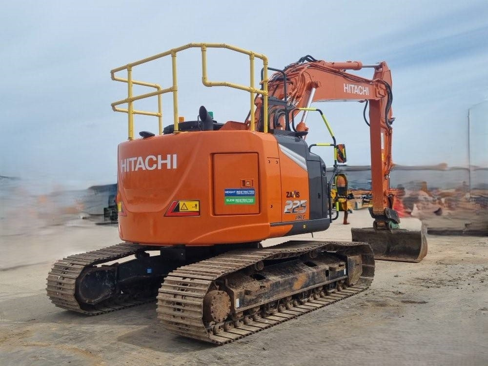 Hitachi ZX225USLC-7 - Гусеничный экскаватор: фото 4 Hitachi ZX225USLC-7 - Гусеничный экскаватор: фото 4