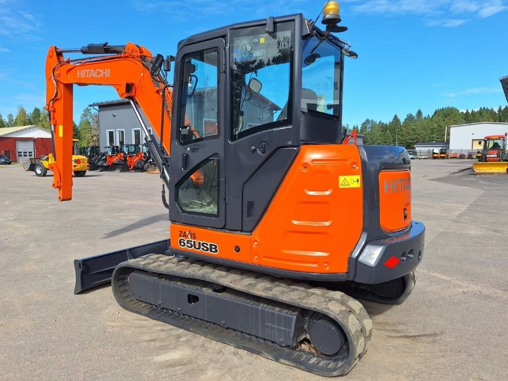 Hitachi ZX65USB-5 - Мини-экскаватор: фото 2 Hitachi ZX65USB-5 - Мини-экскаватор: фото 2