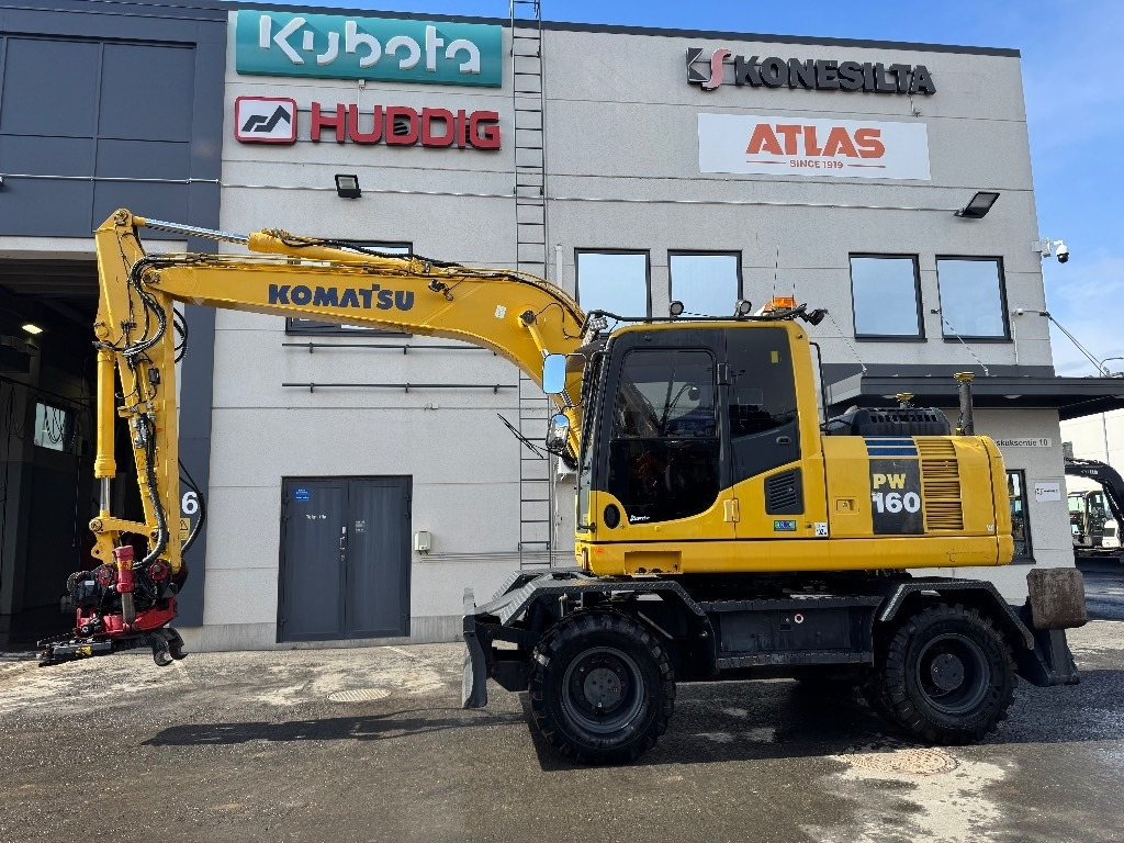 Komatsu PW160-8 PYÖRITTÄJÄLLÄ - Колёсный экскаватор: фото 1 Komatsu PW160-8 PYÖRITTÄJÄLLÄ - Колёсный экскаватор: фото 1