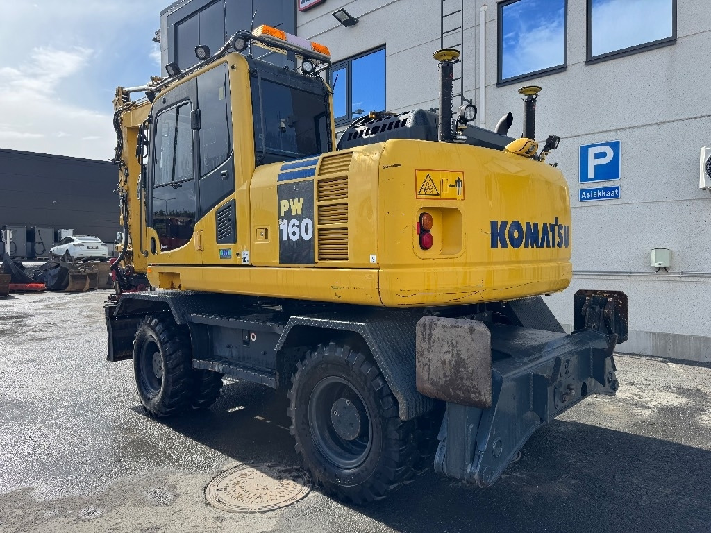 Komatsu PW160-8 PYÖRITTÄJÄLLÄ - Колёсный экскаватор: фото 3 Komatsu PW160-8 PYÖRITTÄJÄLLÄ - Колёсный экскаватор: фото 3