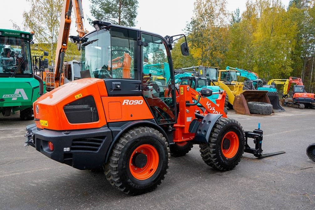Колёсный погрузчик Kubota R090 VARUSTELTU: фото 6