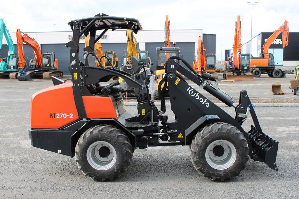 Kubota RT270-2 KATOKSELLA! UUSI - Компактный фронтальный погрузчик: фото 3 Kubota RT270-2 KATOKSELLA! UUSI - Компактный фронтальный погрузчик: фото 3