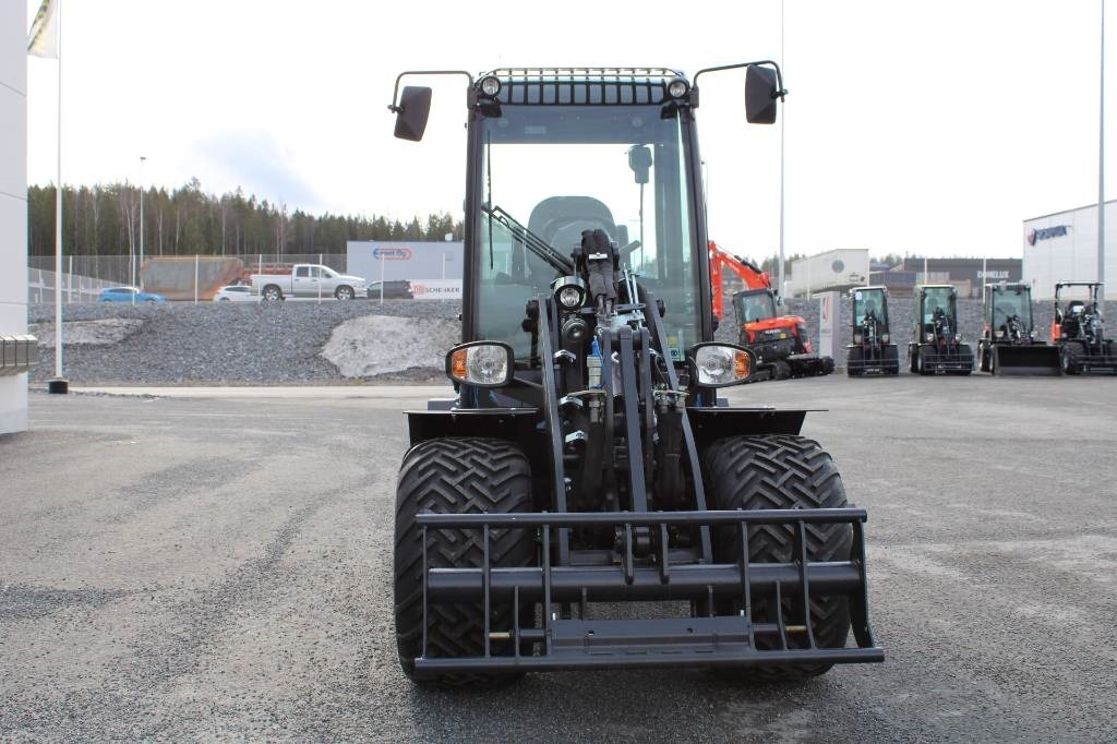 Новый Компактный фронтальный погрузчик Kubota RT280-2 UUSI: фото 7