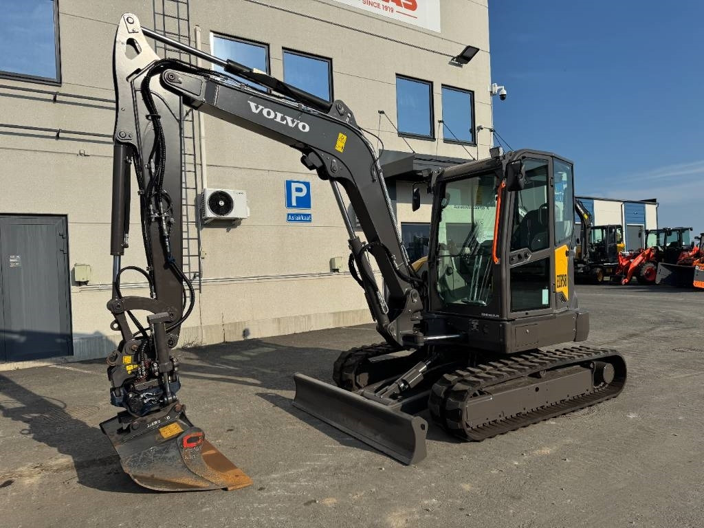Volvo ECR58F PYÖRITTÄJÄLLÄ - Мини-экскаватор: фото 2 Volvo ECR58F PYÖRITTÄJÄLLÄ - Мини-экскаватор: фото 2