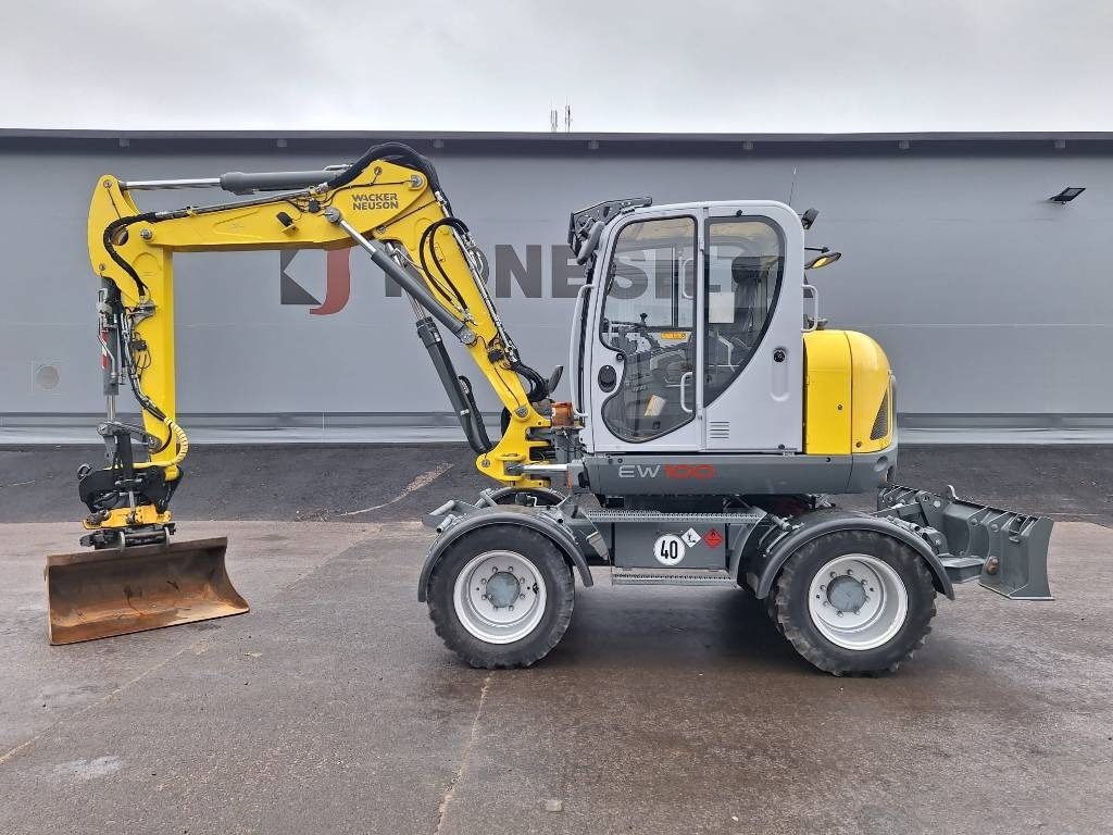 Wacker EW100 PYÖRITTÄJÄLLÄ  - Колёсный экскаватор: фото 1 Wacker EW100 PYÖRITTÄJÄLLÄ  - Колёсный экскаватор: фото 1