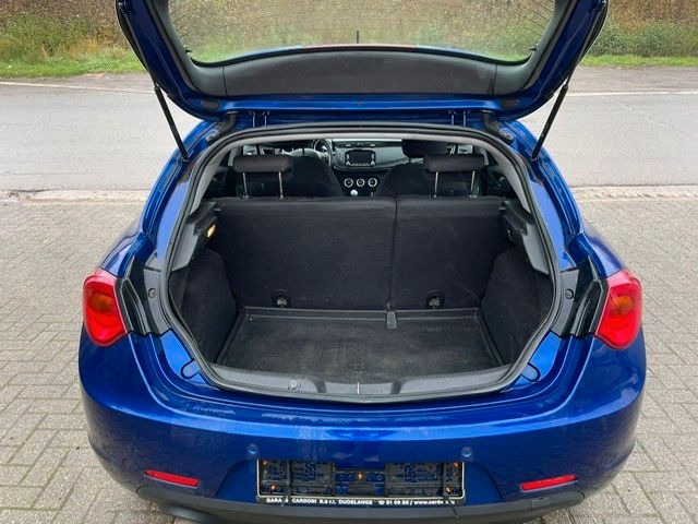 Alfa Romeo Giulietta Basis. Klima. Navi. Tempomat. - Универсал: фото 5 Alfa Romeo Giulietta Basis. Klima. Navi. Tempomat. - Универсал: фото 5