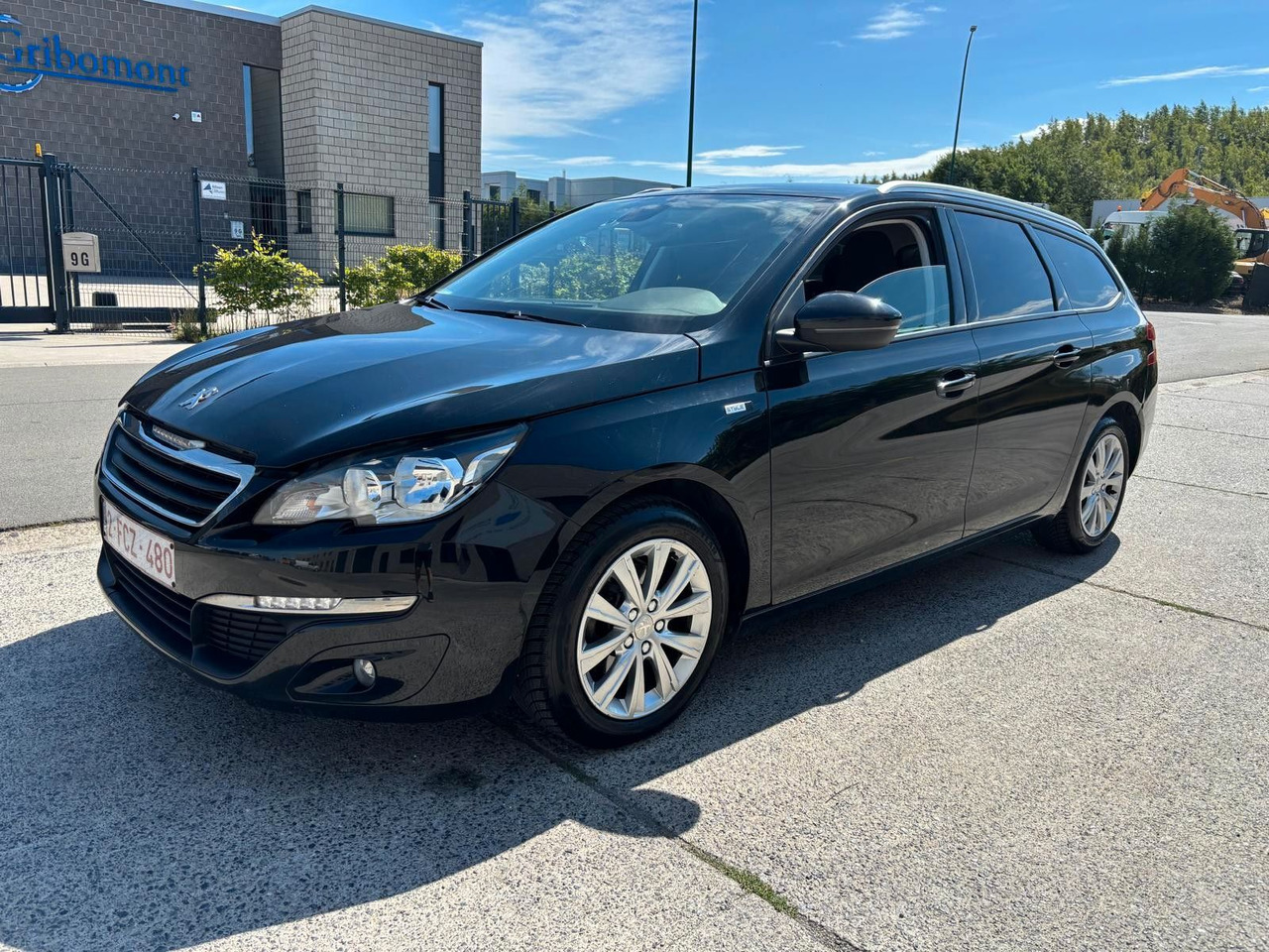 Peugeot 308 Klima. Kamera. Navi. Tempomat - Универсал: фото 1 Peugeot 308 Klima. Kamera. Navi. Tempomat - Универсал: фото 1