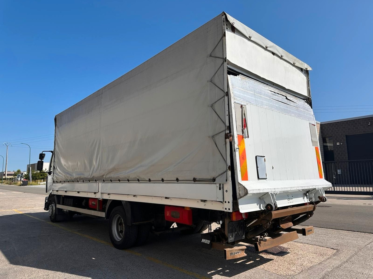 Renault Midlum dXi220-12. Klima. - Тентованный грузовик: фото 5 Renault Midlum dXi220-12. Klima. - Тентованный грузовик: фото 5