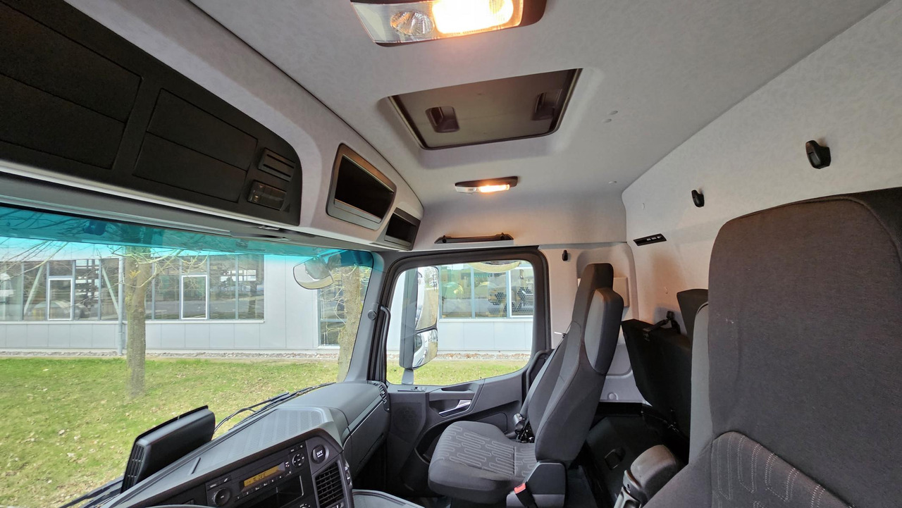 Новый Тягач MERCEDES-BENZ Actros 3340 S 6x4 ADR Euro 3 Tractor Head: фото 13 Новый Тягач MERCEDES-BENZ Actros 3340 S 6x4 ADR Euro 3 Tractor Head: фото 13