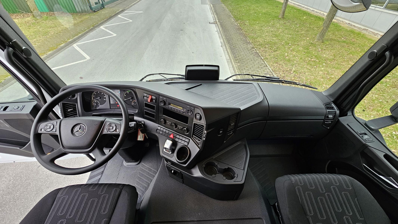 Новый Тягач MERCEDES-BENZ Actros 3340 S 6x4 ADR Euro 3 Tractor Head: фото 14 Новый Тягач MERCEDES-BENZ Actros 3340 S 6x4 ADR Euro 3 Tractor Head: фото 14