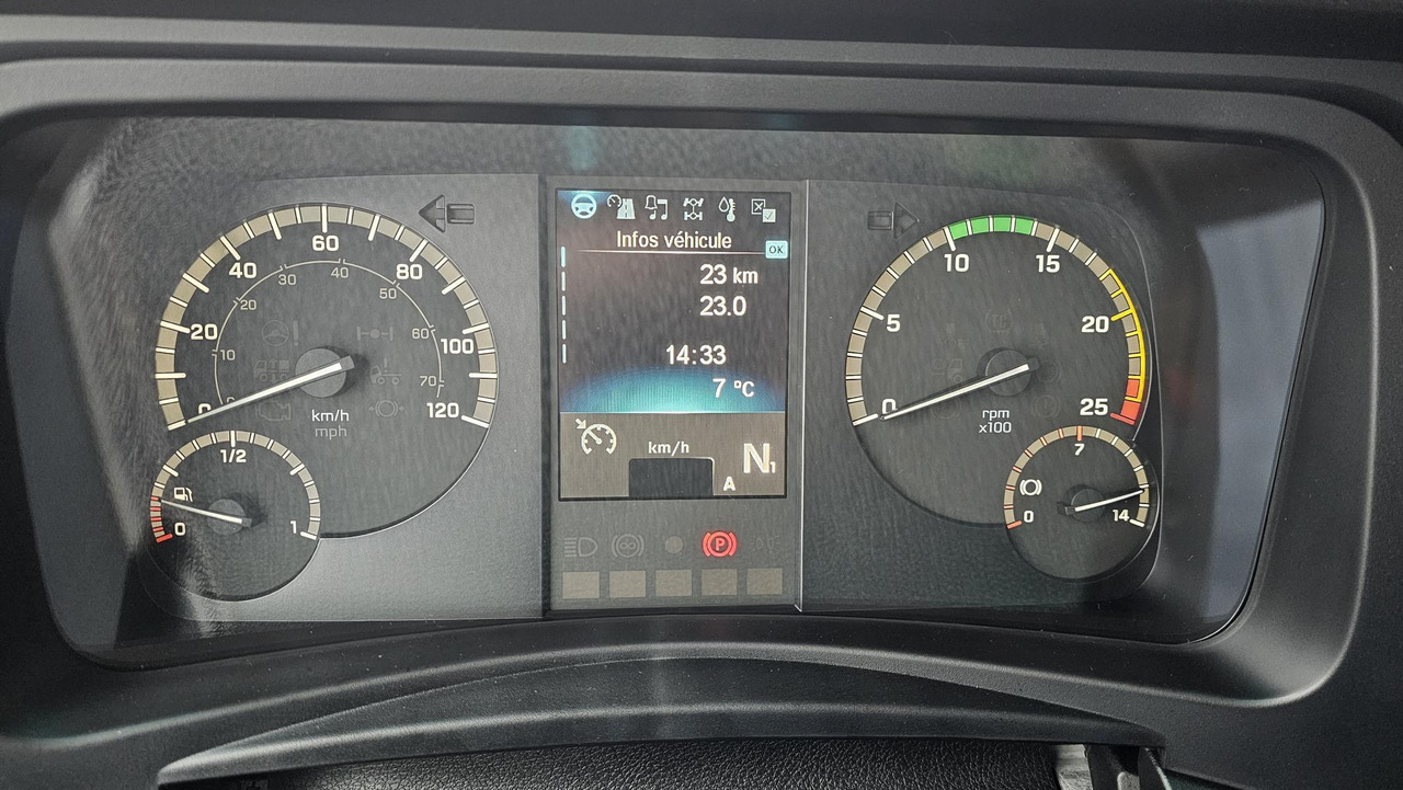 Новый Тягач MERCEDES-BENZ Actros 3340 S 6x4 ADR Euro 3 Tractor Head: фото 16 Новый Тягач MERCEDES-BENZ Actros 3340 S 6x4 ADR Euro 3 Tractor Head: фото 16