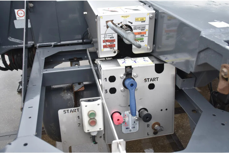 Broshuis 3UCC-39/45 MFCC - SAF AXLES - 2 x EXTENDABLE - DISC BRAKES - LIKE NEW ! - Полуприцеп-контейнеровоз/ Сменный кузов: фото 5 Broshuis 3UCC-39/45 MFCC - SAF AXLES - 2 x EXTENDABLE - DISC BRAKES - LIKE NEW ! - Полуприцеп-контейнеровоз/ Сменный кузов: фото 5