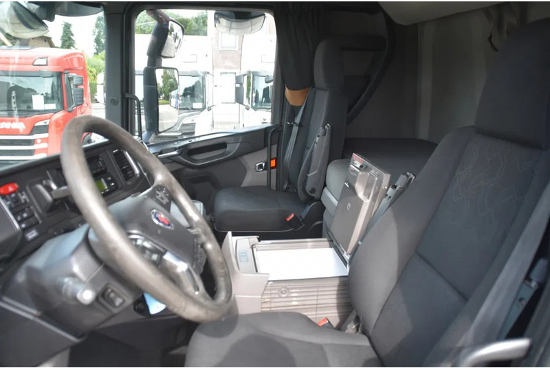 Scania S520 V8 NGS 6x2*4NB + SCHMITZ ZKO 20 - THERMO KING - RETARDER - FULL AIR - WHEELBASE: 515 CM - TOP CONDITION - - Рефрижератор: фото 5 Scania S520 V8 NGS 6x2*4NB + SCHMITZ ZKO 20 - THERMO KING - RETARDER - FULL AIR - WHEELBASE: 515 CM - TOP CONDITION - - Рефрижератор: фото 5