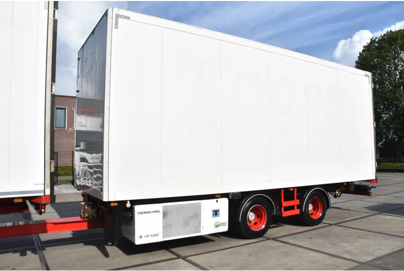 Scania S520 V8 NGS 6x2*4NB + SCHMITZ ZKO 20 - THERMO KING - RETARDER - FULL AIR - WHEELBASE: 515 CM - TOP CONDITION - - Рефрижератор: фото 3 Scania S520 V8 NGS 6x2*4NB + SCHMITZ ZKO 20 - THERMO KING - RETARDER - FULL AIR - WHEELBASE: 515 CM - TOP CONDITION - - Рефрижератор: фото 3