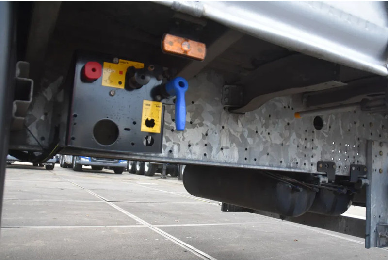 Schmitz Cargobull SCB*S3T - COIL - GALVANIZED - SLIDING CURTAINS/ROOF - DISC BRAKES - TOP CONDITION - - Тентованный полуприцеп: фото 5 Schmitz Cargobull SCB*S3T - COIL - GALVANIZED - SLIDING CURTAINS/ROOF - DISC BRAKES - TOP CONDITION - - Тентованный полуприцеп: фото 5