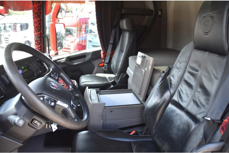 Scania R450 NGS 4x2NB - RETARDER - NEW TACHO - FULL AIR - PARK. AIRCO - PTO - LEATHER SEATS - 2 x FUEL TANKS - EXCELLENT CONDITION - - Тягач: фото 5 Scania R450 NGS 4x2NB - RETARDER - NEW TACHO - FULL AIR - PARK. AIRCO - PTO - LEATHER SEATS - 2 x FUEL TANKS - EXCELLENT CONDITION - - Тягач: фото 5