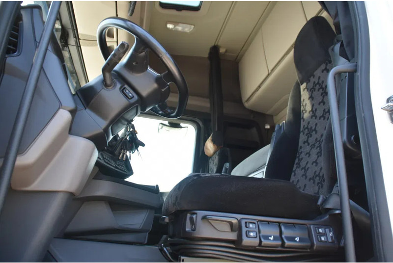 Scania R520 V8 NGS 4x2 - RETARDER - 504 TKM - PARK. AIRCO - ACC - NAVI - 2 x FUEL TANKS - LED LIGHTS - - Тягач: фото 4 Scania R520 V8 NGS 4x2 - RETARDER - 504 TKM - PARK. AIRCO - ACC - NAVI - 2 x FUEL TANKS - LED LIGHTS - - Тягач: фото 4