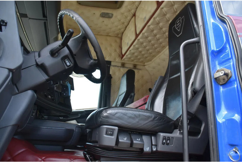 Scania R560 V8 HL 6x2/4MNB - EURO 5 - FULL AIR - AIRCO - SPECIAL INTERIOR - SLIDING FIFTH WHEEL - XENON - - Тягач: фото 4 Scania R560 V8 HL 6x2/4MNB - EURO 5 - FULL AIR - AIRCO - SPECIAL INTERIOR - SLIDING FIFTH WHEEL - XENON - - Тягач: фото 4