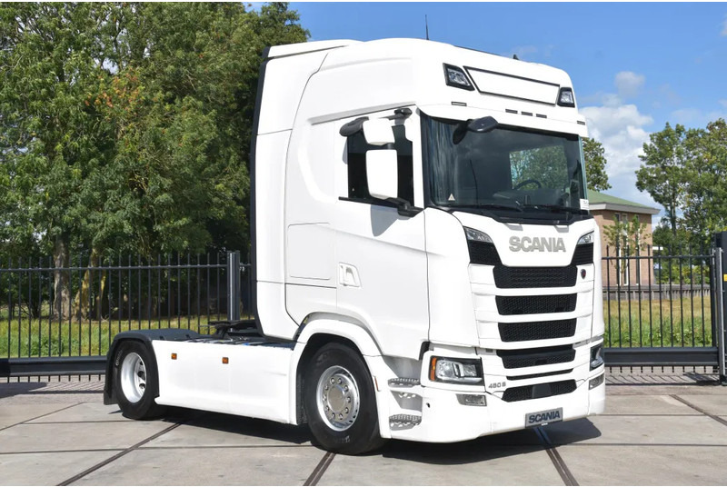 Scania S450 NGS 4x2 - RETARDER - 709 TKM - PARK. AIRCO - LEATHER SEATS - 2 x FUEL TANKS - LED LIGHTS - TOP CONDITION - - Тягач: фото 1 Scania S450 NGS 4x2 - RETARDER - 709 TKM - PARK. AIRCO - LEATHER SEATS - 2 x FUEL TANKS - LED LIGHTS - TOP CONDITION - - Тягач: фото 1